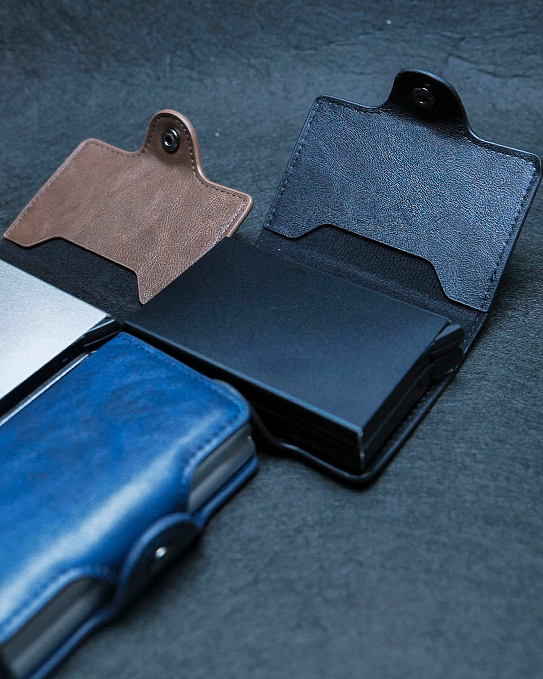 Portafoglio slim anti-RFID con Gancio